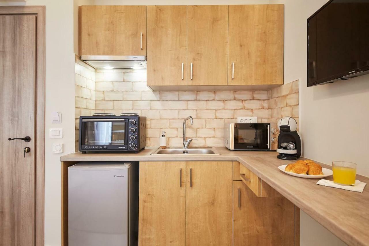 Stay In A Hip Decorated Studio Near Acropolis! アテネ エクステリア 写真