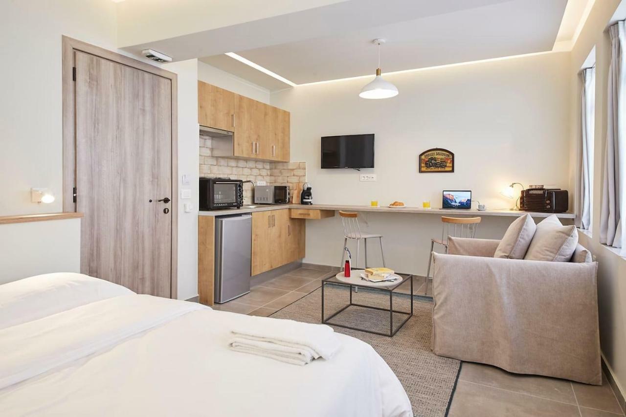 Stay In A Hip Decorated Studio Near Acropolis! アテネ エクステリア 写真