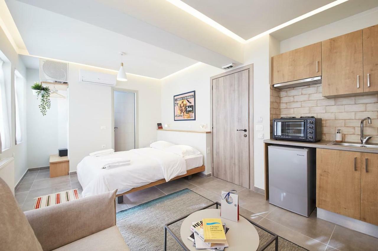 Stay In A Hip Decorated Studio Near Acropolis! アテネ エクステリア 写真